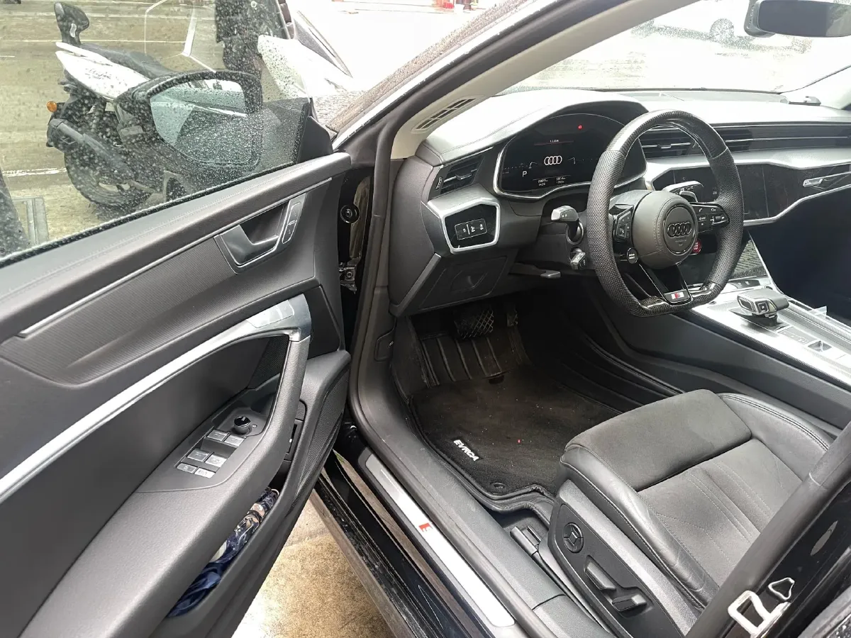 2023 Audi A7 2.0T 265HP L4 7DCT,autocango,china used car exporter,china ev exporter,chinese used car exporter,chinese used ev exporter