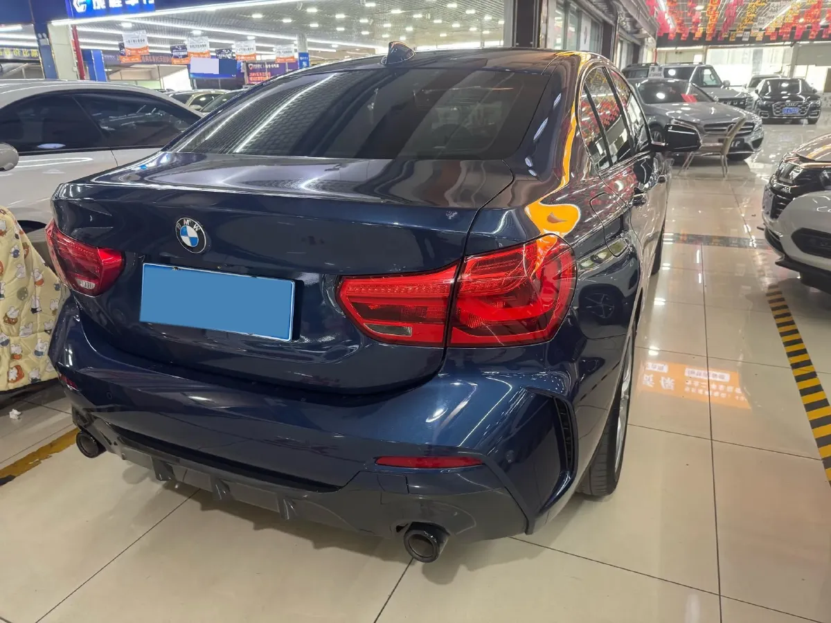 2021 BMW 1 Series 1.5T 140HP L3 7DCT,autocango,china used car exporter,china ev exporter,chinese used car exporter,chinese used ev exporter
