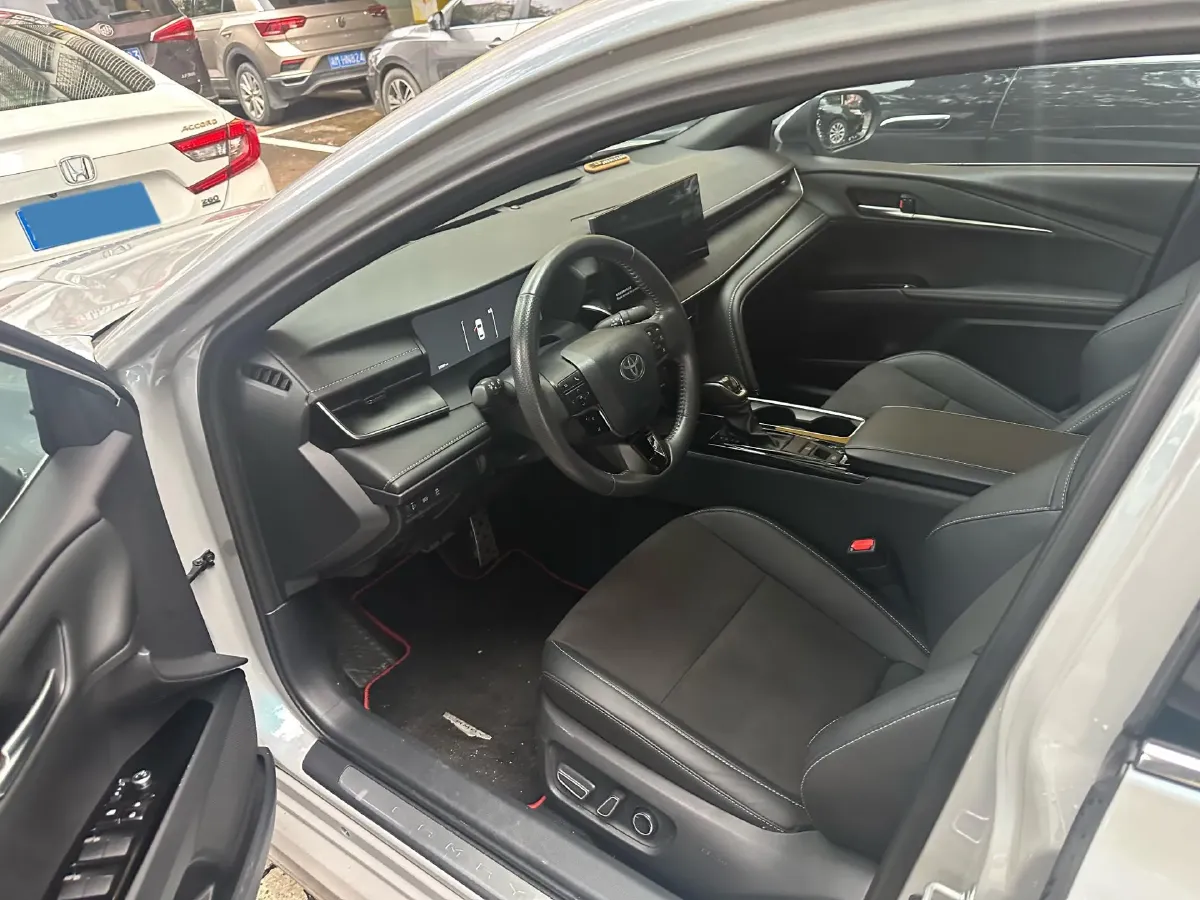 2024 Toyota Camry 2.0L 152HP L4 E-CVT Hybrid,autocango,china used car exporter,china ev exporter,chinese used car exporter,chinese used ev exporter