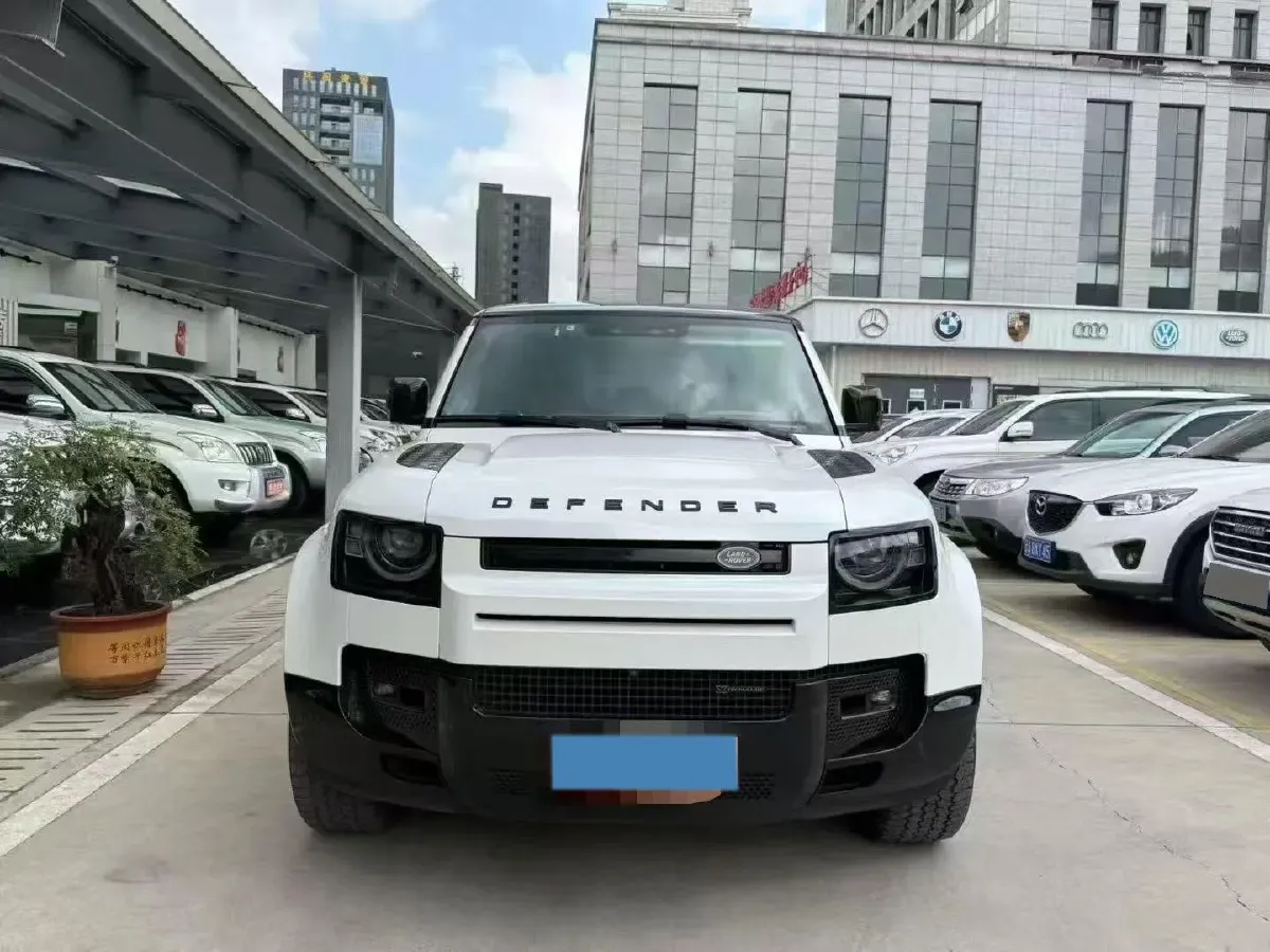 2022 Land Rover Defender 3.0T 400HP L6 8AT,autocango,china used car exporter,china ev exporter,chinese used car exporter,chinese used ev exporter