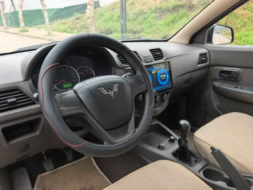 2018 WuLing HongGuang 1.2L 82HP L4 5MT,autocango,china used car exporter,china ev exporter,chinese used car exporter,chinese used ev exporter