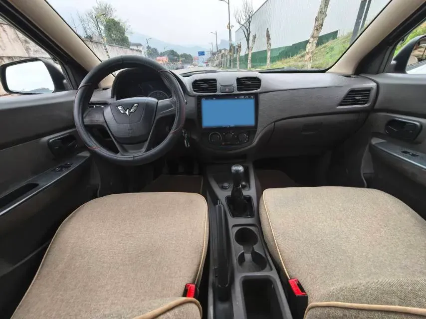 2018 WuLing HongGuang 1.2L 82HP L4 5MT,autocango,china used car exporter,china ev exporter,chinese used car exporter,chinese used ev exporter
