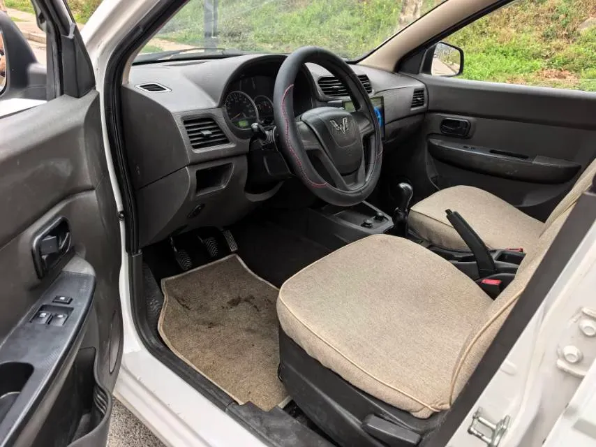 2018 WuLing HongGuang 1.2L 82HP L4 5MT,autocango,china used car exporter,china ev exporter,chinese used car exporter,chinese used ev exporter