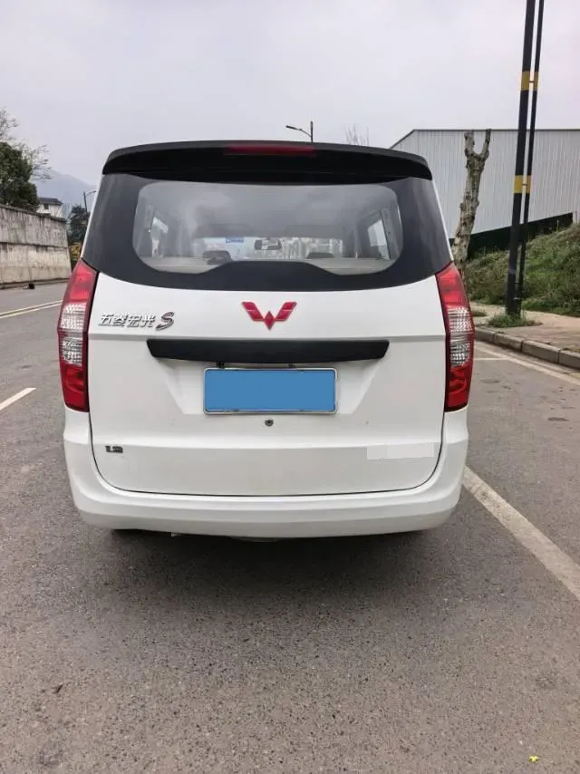 2018 WuLing HongGuang 1.2L 82HP L4 5MT,autocango,china used car exporter,china ev exporter,chinese used car exporter,chinese used ev exporter