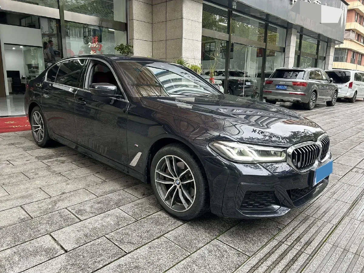 2022 BMW 5 Series 2.0T 184HP L4 8AT,autocango,china used car exporter,china ev exporter,chinese used car exporter,chinese used ev exporter