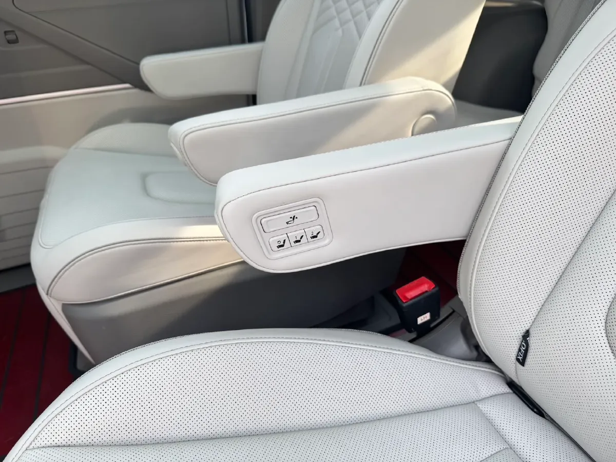 2021 Hyundai Custo 2.0T 236HP L4 8AT,autocango,china used car exporter,china ev exporter,chinese used car exporter,chinese used ev exporter