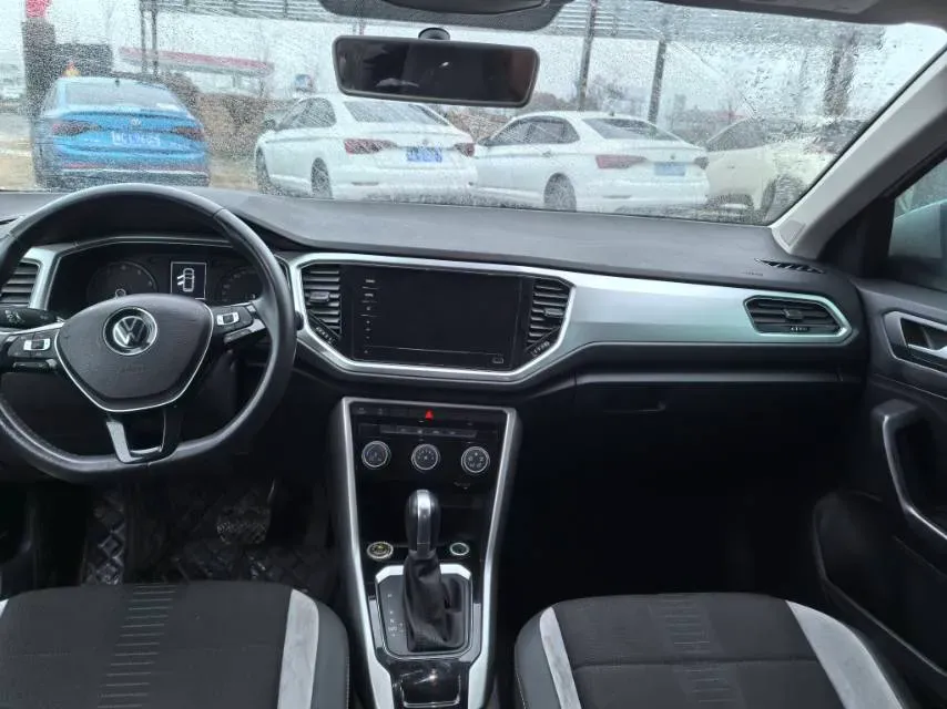 2022 Volkswagen T-Roc 1.4T 150HP L4 7DCT,autocango,china used car exporter,china ev exporter,chinese used car exporter,chinese used ev exporter