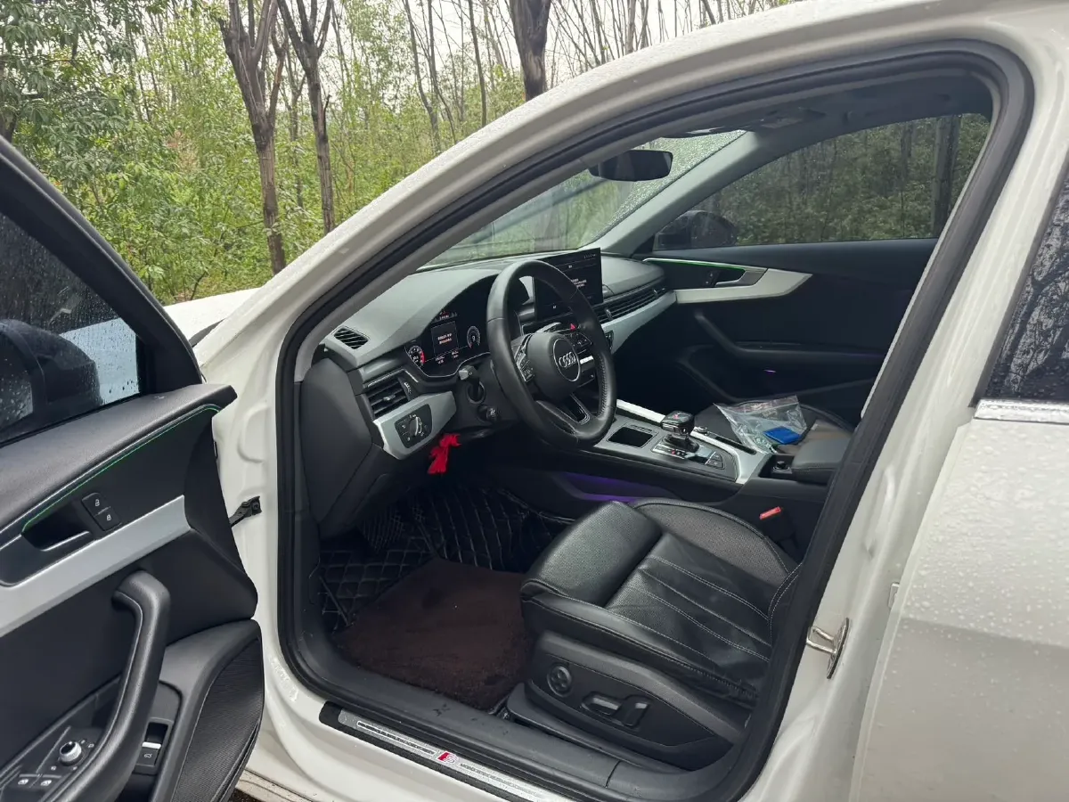 2020 Audi A4L 2.0T 190HP L4 7DCT,autocango,china used car exporter,china ev exporter,chinese used car exporter,chinese used ev exporter