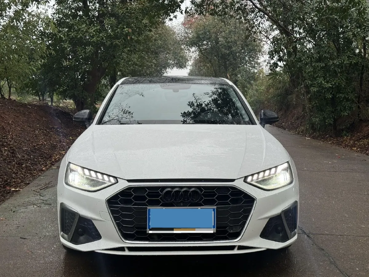2020 Audi A4L 2.0T 190HP L4 7DCT,autocango,china used car exporter,china ev exporter,chinese used car exporter,chinese used ev exporter