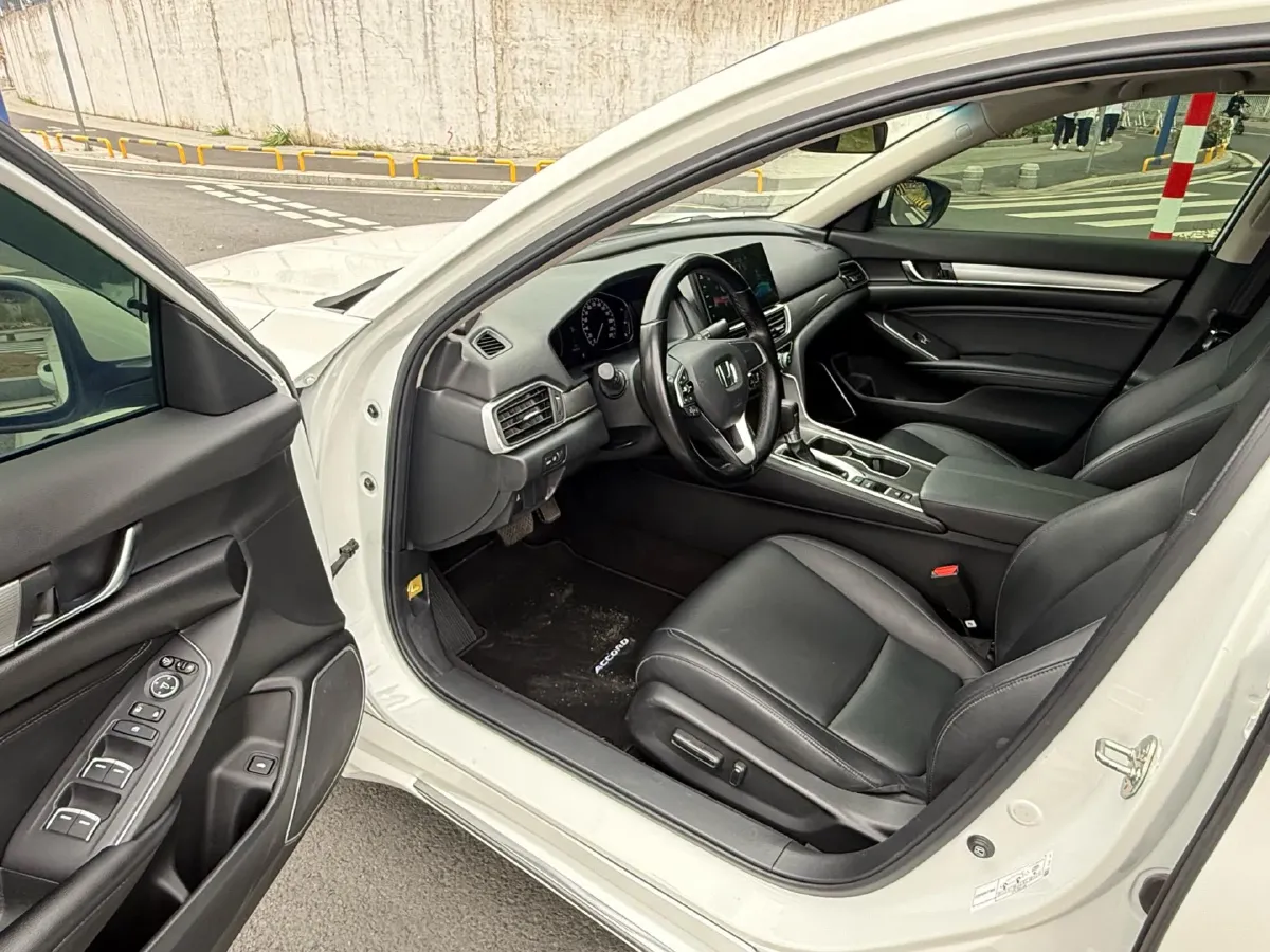 2022 Honda Accord 1.5T 194HP L4 CVT,autocango,china used car exporter,china ev exporter,chinese used car exporter,chinese used ev exporter
