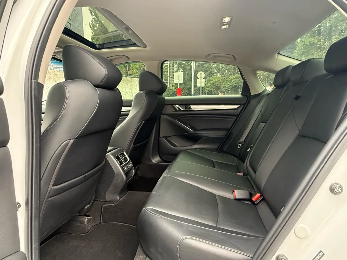 2022 Honda Accord 1.5T 194HP L4 CVT,autocango,china used car exporter,china ev exporter,chinese used car exporter,chinese used ev exporter