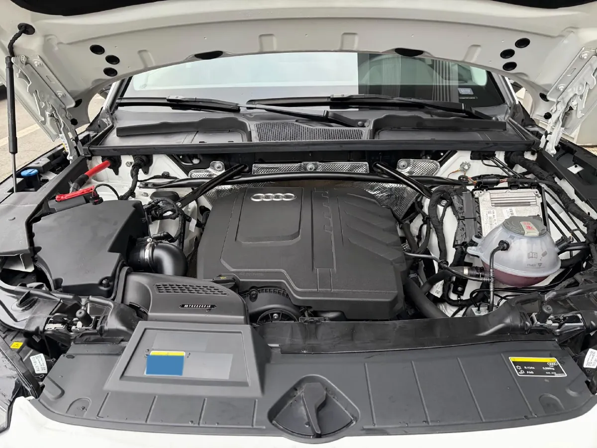 2023 Audi Q5L 2.0T 190HP L4 7DCT,autocango,china used car exporter,china ev exporter,chinese used car exporter,chinese used ev exporter