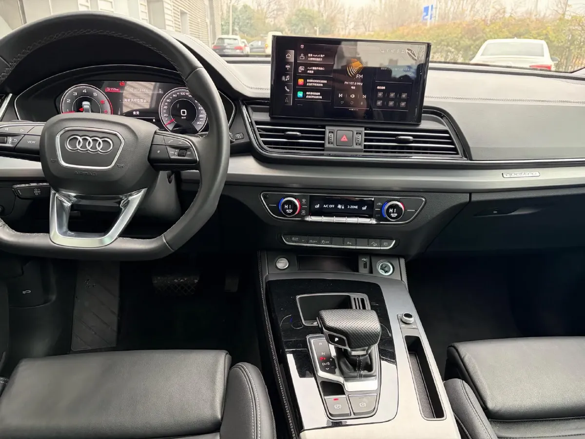 2023 Audi Q5L 2.0T 190HP L4 7DCT,autocango,china used car exporter,china ev exporter,chinese used car exporter,chinese used ev exporter