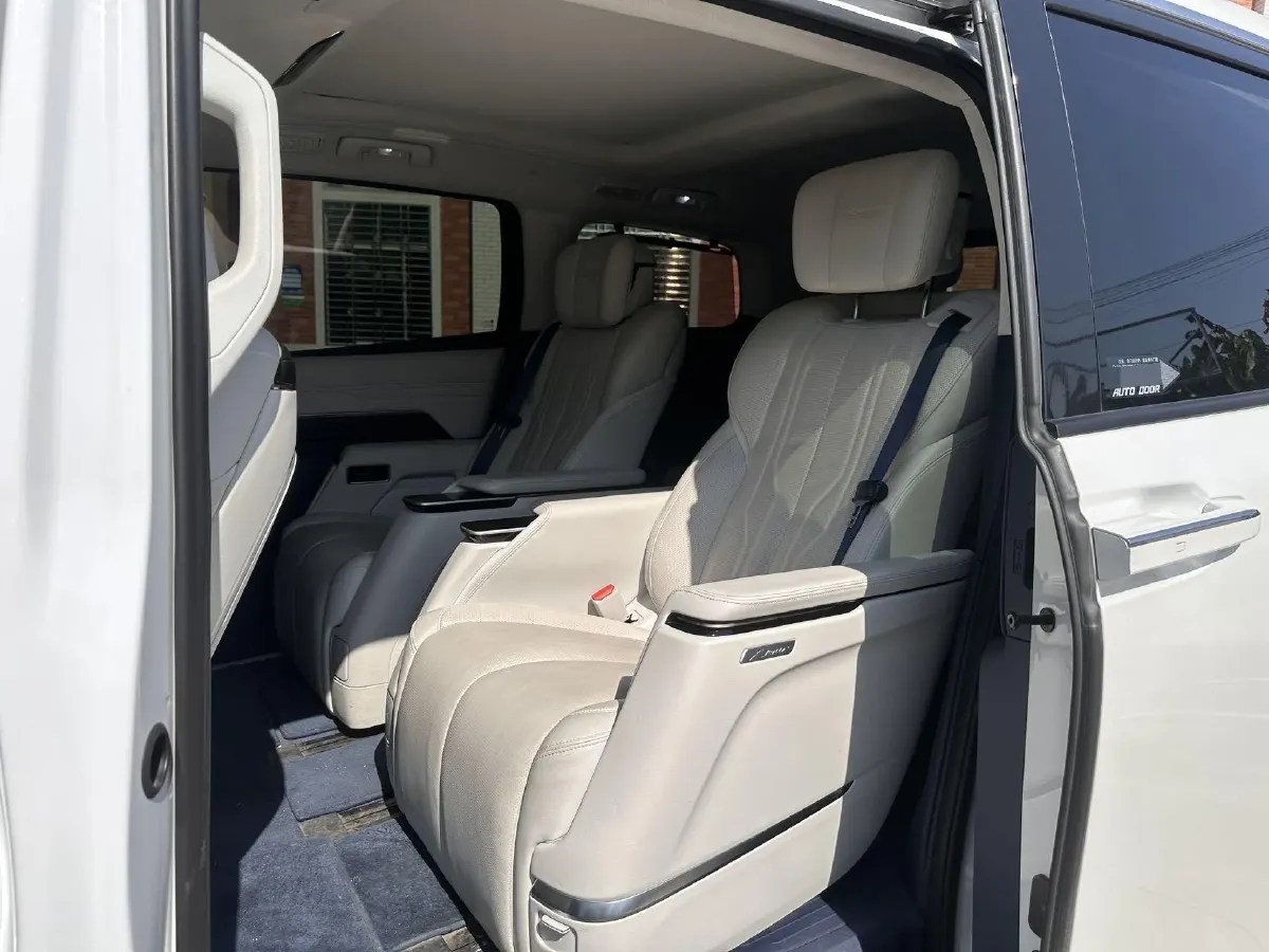 2023 Buick Century 2.0T 237HP L4 9AT,autocango,china used car exporter,china ev exporter,chinese used car exporter,chinese used ev exporter