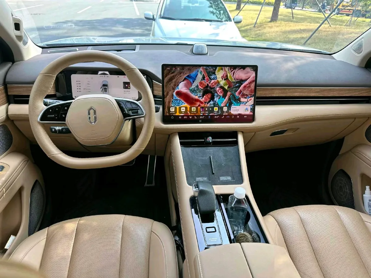 2024 AITO AITO M7 1.5T 152HP L4 REEV 40KWH,autocango,china used car exporter,china ev exporter,chinese used car exporter,chinese used ev exporter