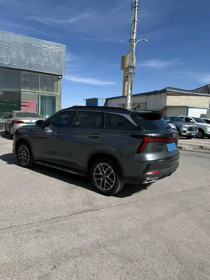 2023 ChangAn CS75 Plus 1.5T 188HP L4 8AT,autocango,china used car exporter,china ev exporter,chinese used car exporter,chinese used ev exporter