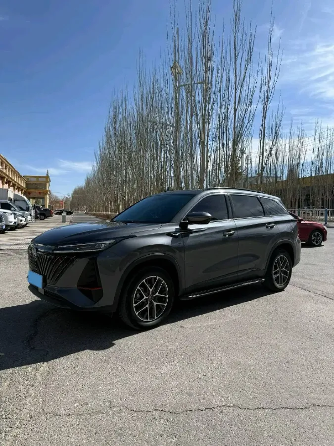 2023 ChangAn CS75 Plus 1.5T 188HP L4 8AT,autocango,china used car exporter,china ev exporter,chinese used car exporter,chinese used ev exporter