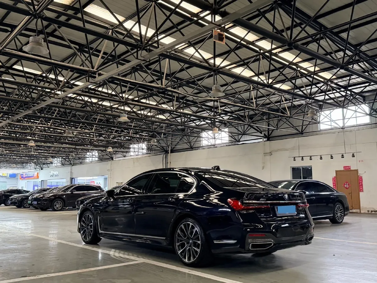 2019 BMW 7 Series 3.0T 340HP L6 8AT,autocango,china used car exporter,china ev exporter,chinese used car exporter,chinese used ev exporter