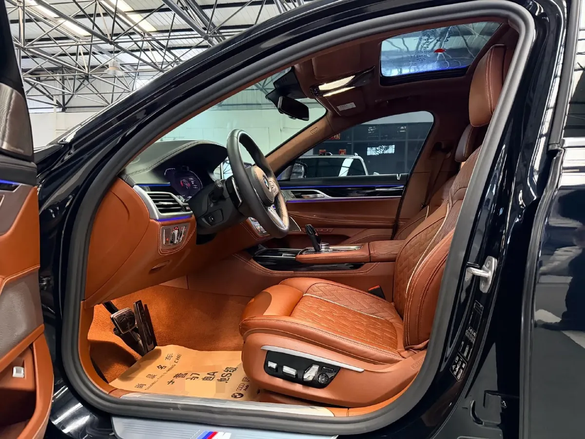 2019 BMW 7 Series 3.0T 340HP L6 8AT,autocango,china used car exporter,china ev exporter,chinese used car exporter,chinese used ev exporter
