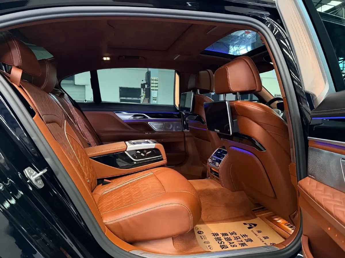 2019 BMW 7 Series 3.0T 340HP L6 8AT,autocango,china used car exporter,china ev exporter,chinese used car exporter,chinese used ev exporter