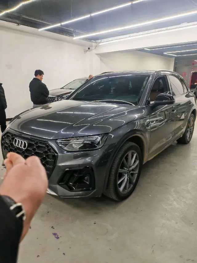 2022 Audi Q5L 2.0T 190HP L4 7DCT,autocango,china used car exporter,china ev exporter,chinese used car exporter,chinese used ev exporter