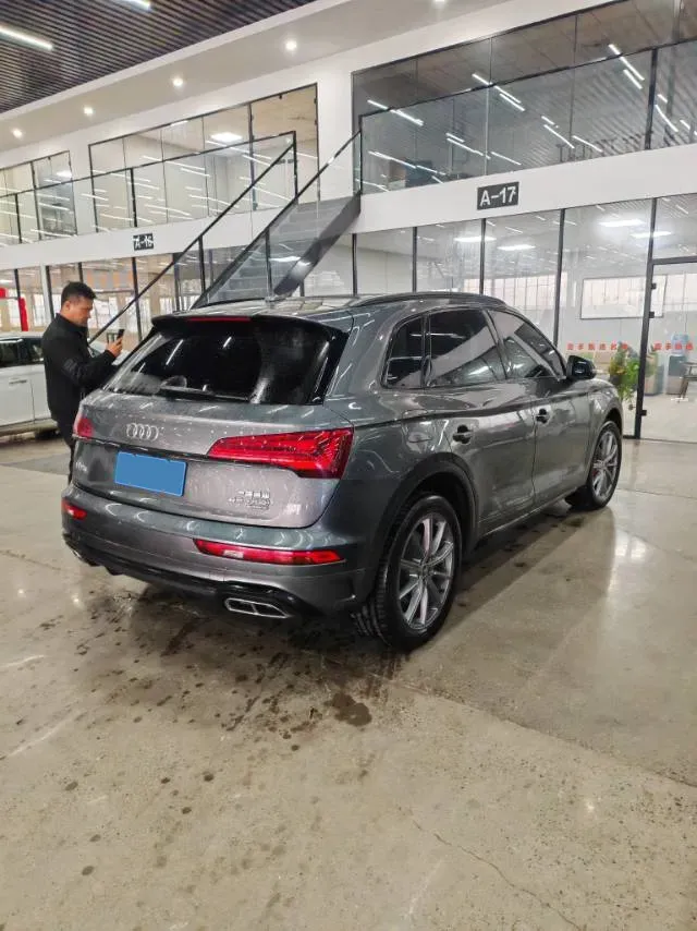 2022 Audi Q5L 2.0T 190HP L4 7DCT,autocango,china used car exporter,china ev exporter,chinese used car exporter,chinese used ev exporter