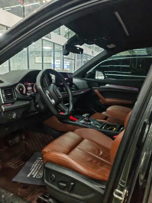 2022 Audi Q5L 2.0T 190HP L4 7DCT,autocango,china used car exporter,china ev exporter,chinese used car exporter,chinese used ev exporter