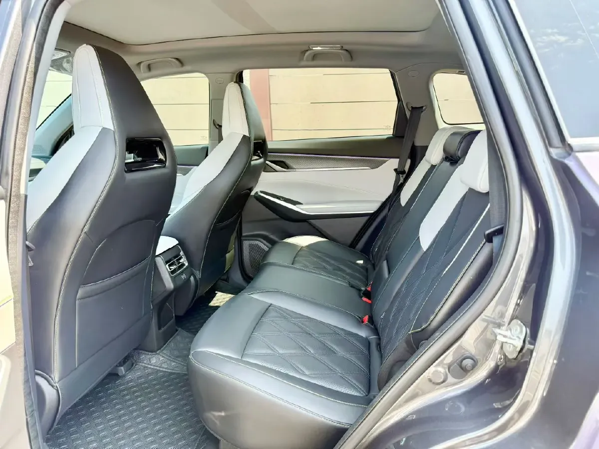 2024 ChangAn CS75 Plus 1.5T 188HP L4 8AT,autocango,china used car exporter,china ev exporter,chinese used car exporter,chinese used ev exporter