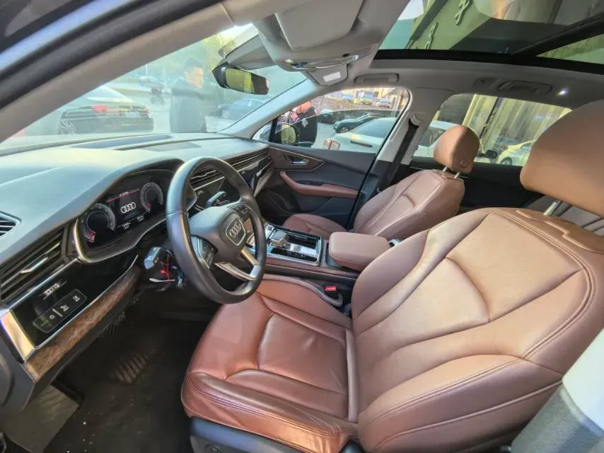 2021 Audi Q7 2.0T 245HP L4 8AT,autocango,china used car exporter,china ev exporter,chinese used car exporter,chinese used ev exporter
