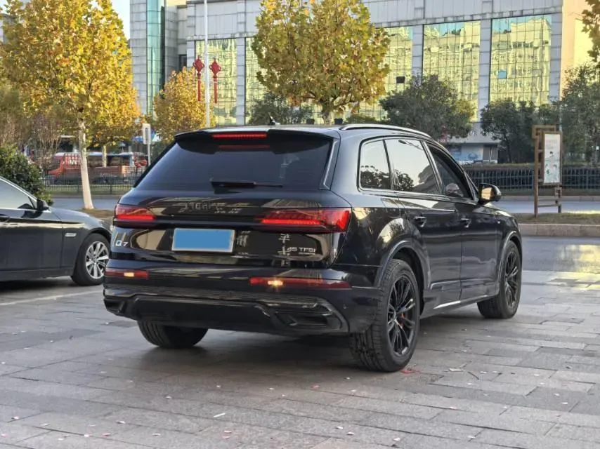 2021 Audi Q7 2.0T 245HP L4 8AT,autocango,china used car exporter,china ev exporter,chinese used car exporter,chinese used ev exporter