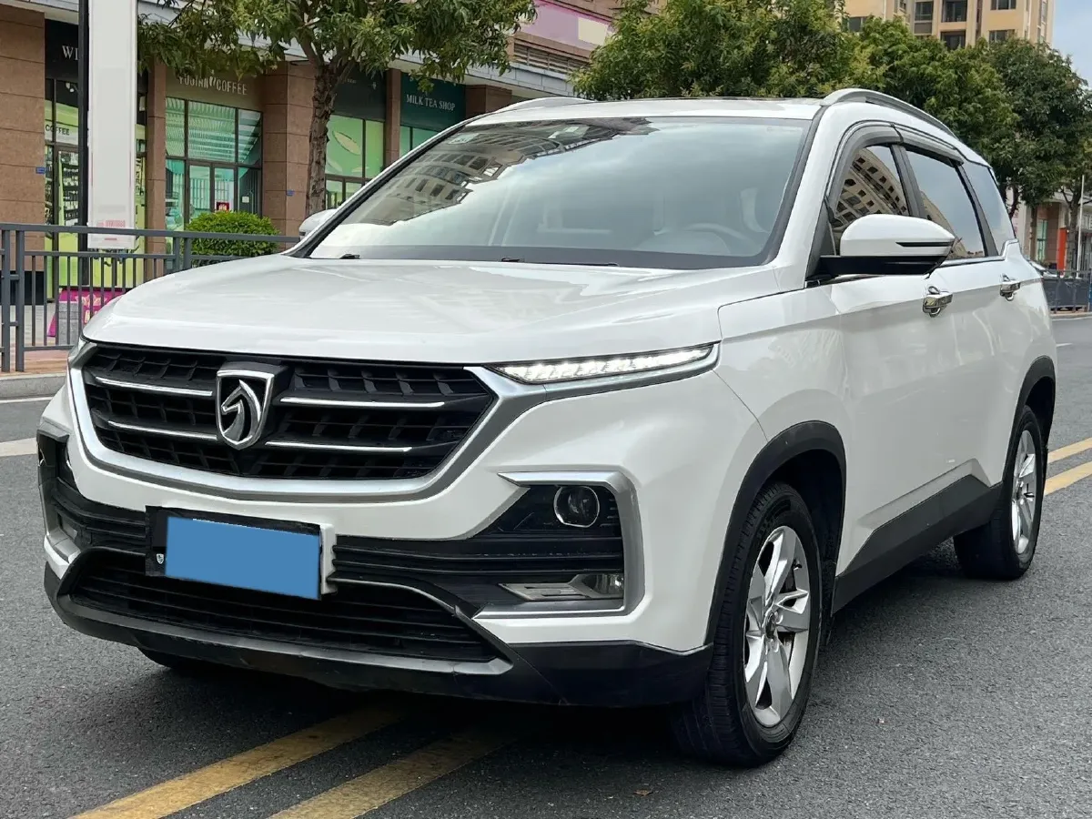 2019 BaoJun 530 1.5T 151HP L4 CVT,autocango,china used car exporter,china ev exporter,chinese used car exporter,chinese used ev exporter