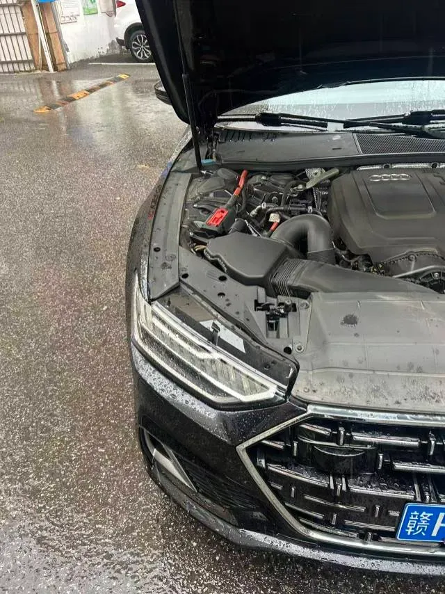 2022 Audi A7L 2.0T 245HP L4 7DCT,autocango,china used car exporter,china ev exporter,chinese used car exporter,chinese used ev exporter