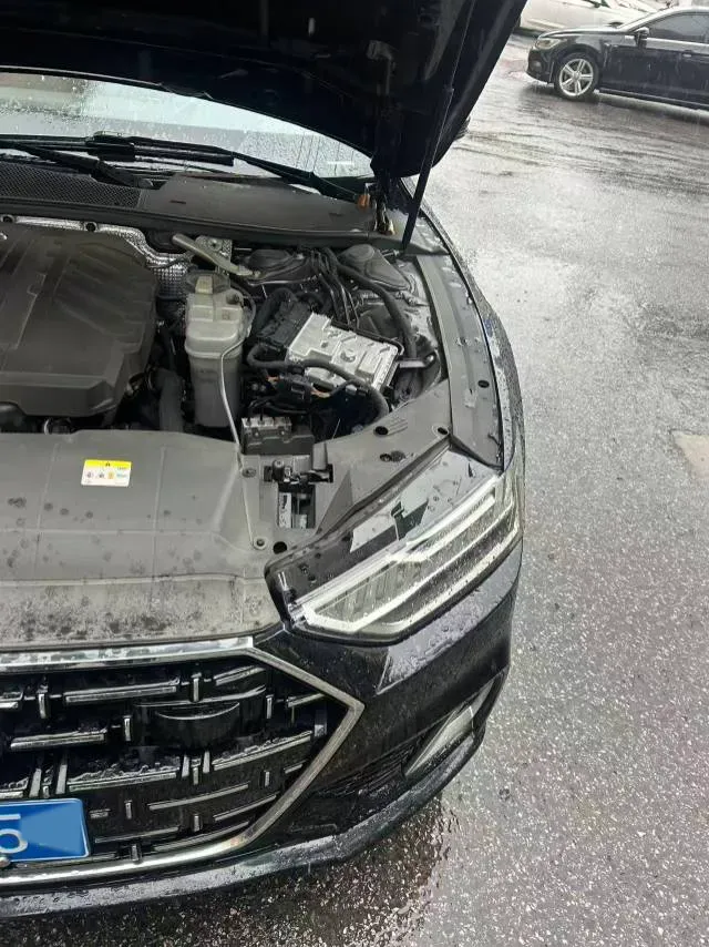 2022 Audi A7L 2.0T 245HP L4 7DCT,autocango,china used car exporter,china ev exporter,chinese used car exporter,chinese used ev exporter