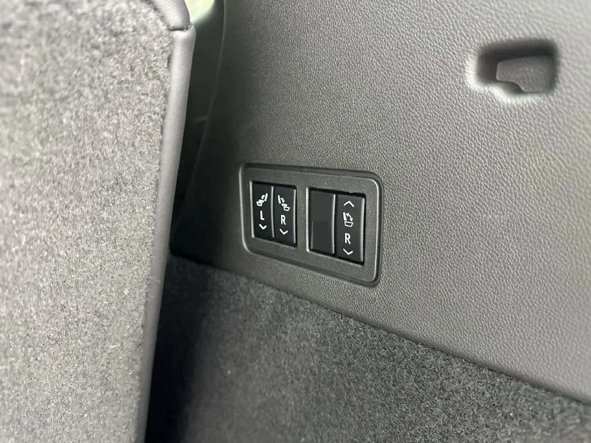 2020 Cadillac XT6 2.0T 237HP L4 9AT,autocango,china used car exporter,china ev exporter,chinese used car exporter,chinese used ev exporter