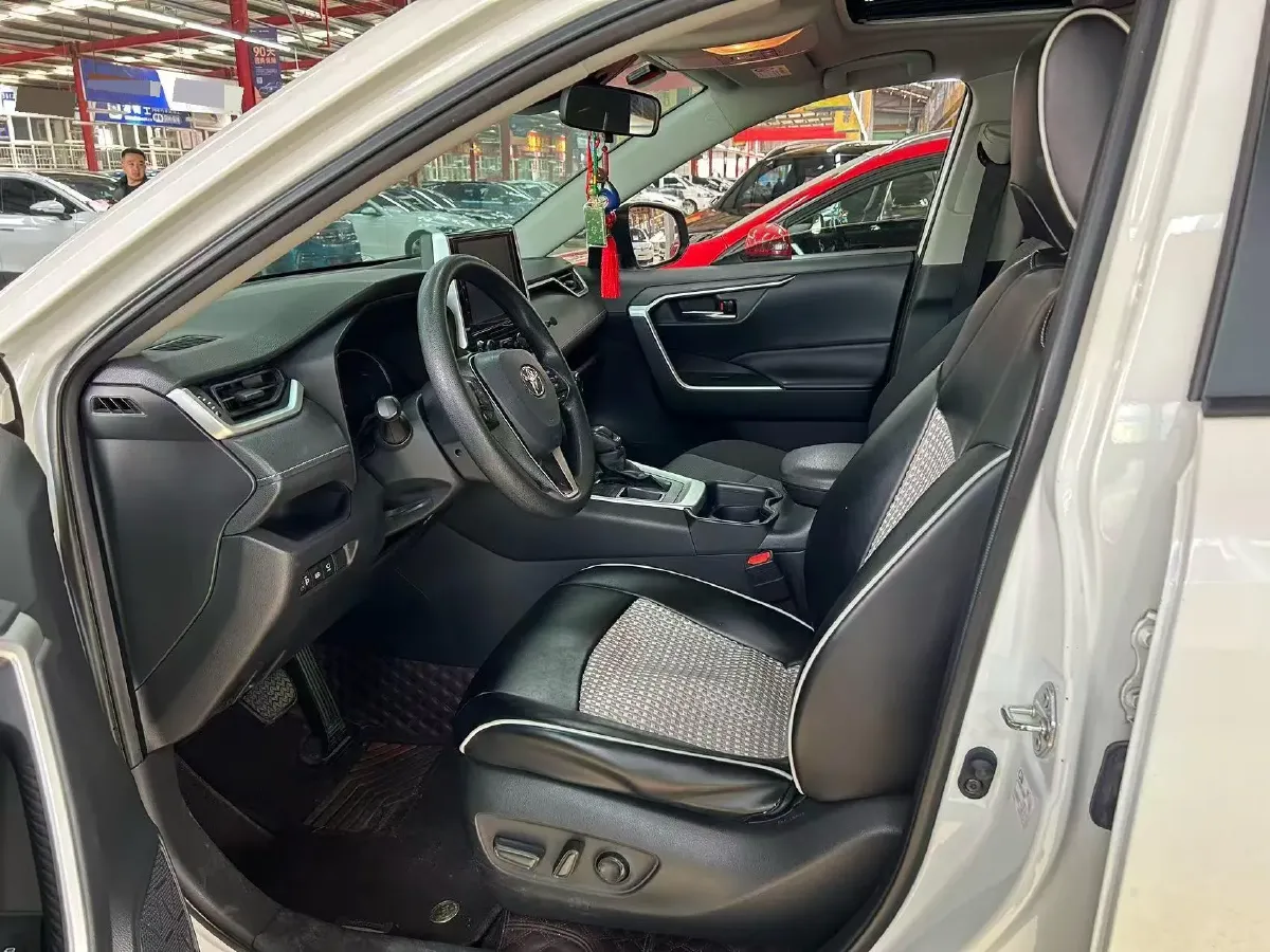 2020 Toyota RAV4 2.0L 171HP L4 CVT,autocango,china used car exporter,china ev exporter,chinese used car exporter,chinese used ev exporter