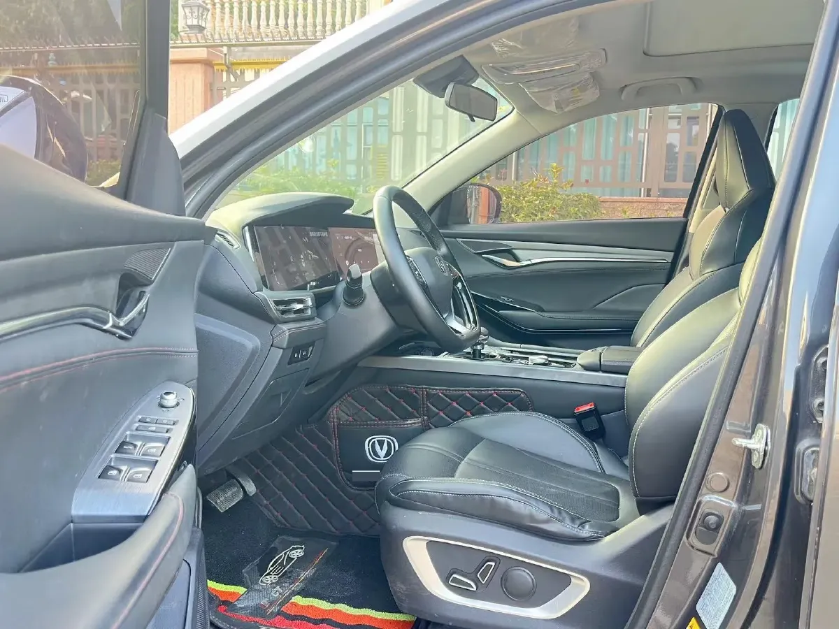 2021 ChangAn CS75 Plus 1.5T 178HP L4 6AT,autocango,china used car exporter,china ev exporter,chinese used car exporter,chinese used ev exporter