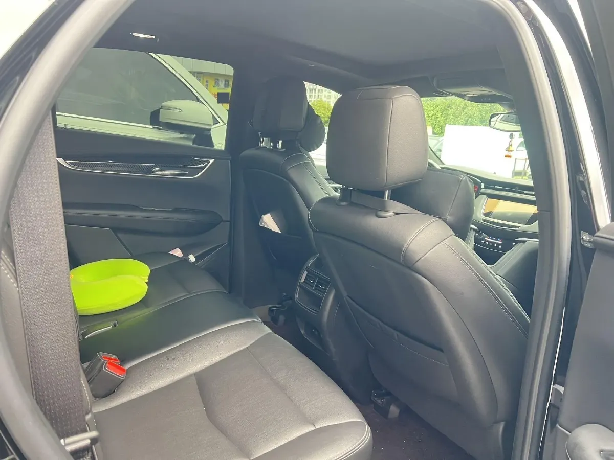 2022 Cadillac XT5 2.0T 237HP L4 9AT,autocango,china used car exporter,china ev exporter,chinese used car exporter,chinese used ev exporter