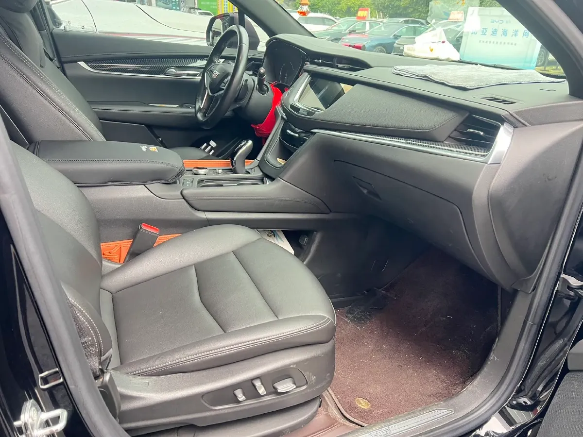 2022 Cadillac XT5 2.0T 237HP L4 9AT,autocango,china used car exporter,china ev exporter,chinese used car exporter,chinese used ev exporter