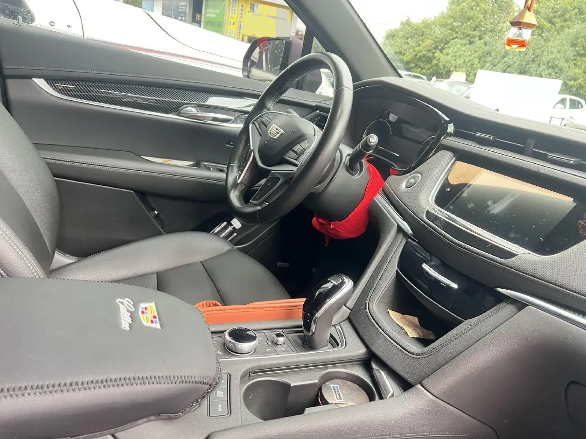 2022 Cadillac XT5 2.0T 237HP L4 9AT,autocango,china used car exporter,china ev exporter,chinese used car exporter,chinese used ev exporter