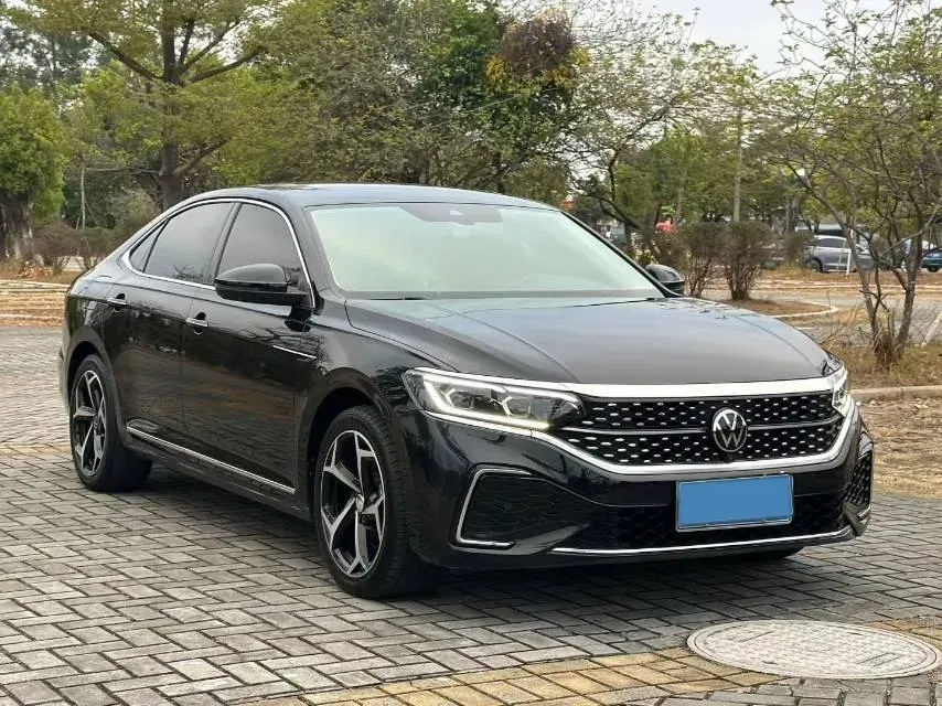 2023 Volkswagen Passat 2.0T 186HP L4 7DCT,autocango,china used car exporter,china ev exporter,chinese used car exporter,chinese used ev exporter