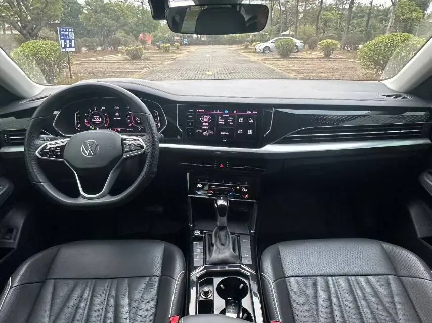 2023 Volkswagen Passat 2.0T 186HP L4 7DCT,autocango,china used car exporter,china ev exporter,chinese used car exporter,chinese used ev exporter