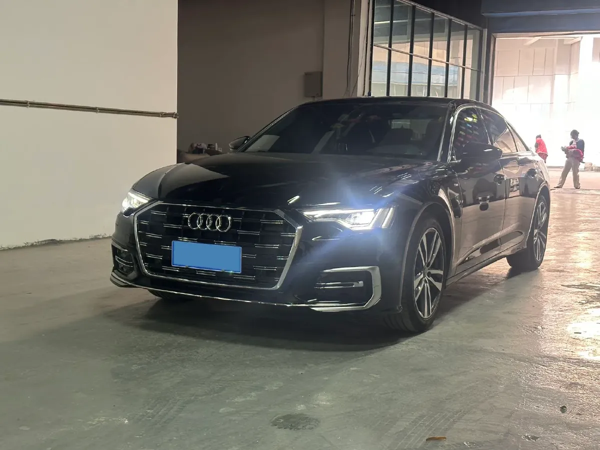 2023 Audi A6L 2.0T 190HP L4 7DCT,autocango,china used car exporter,china ev exporter,chinese used car exporter,chinese used ev exporter