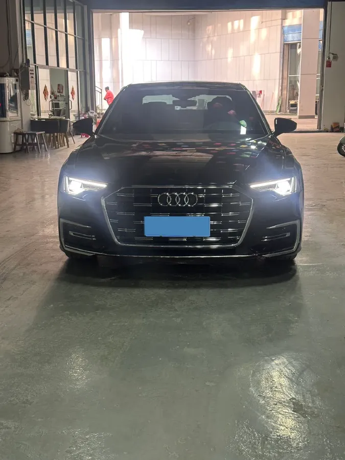 2023 Audi A6L 2.0T 190HP L4 7DCT,autocango,china used car exporter,china ev exporter,chinese used car exporter,chinese used ev exporter