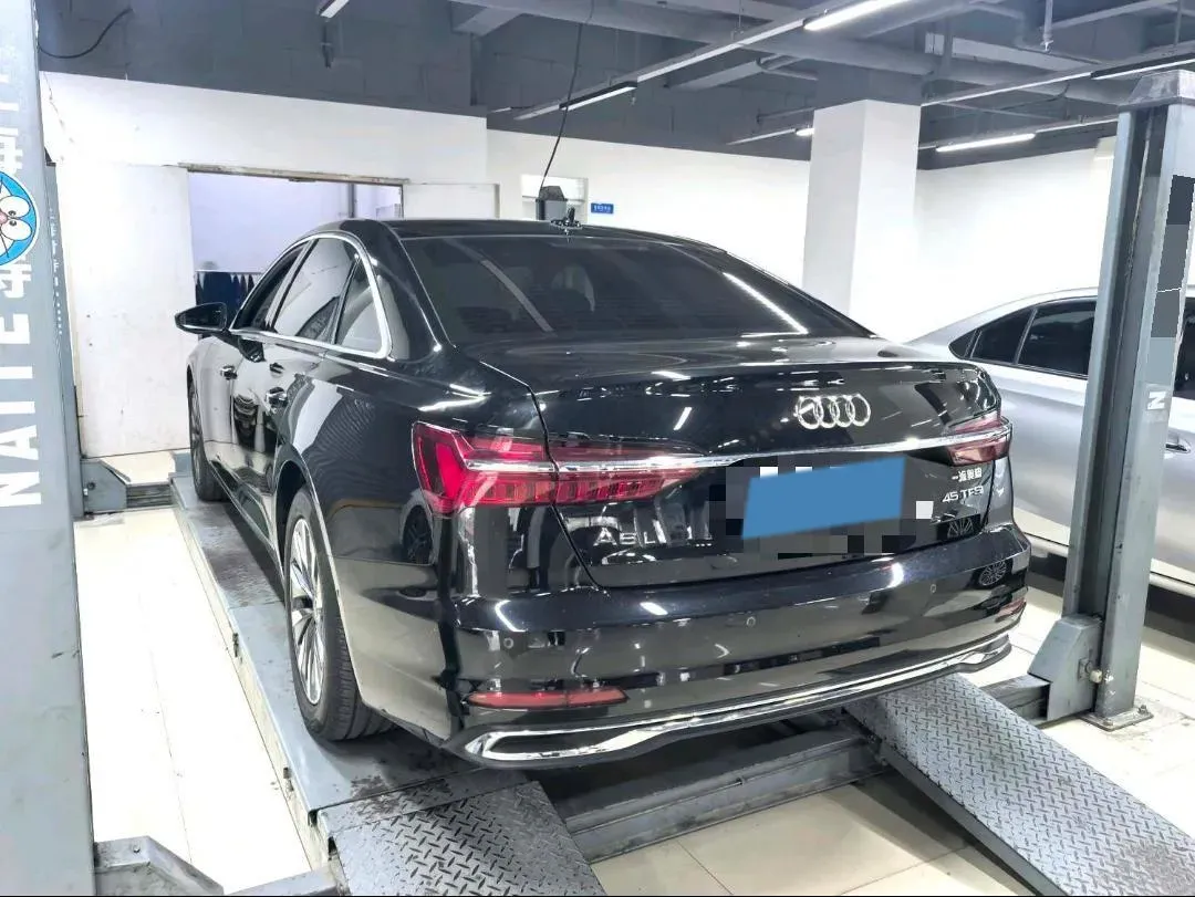 2024 Audi A6L 2.0T 245HP L4 7DCT,autocango,china used car exporter,china ev exporter,chinese used car exporter,chinese used ev exporter