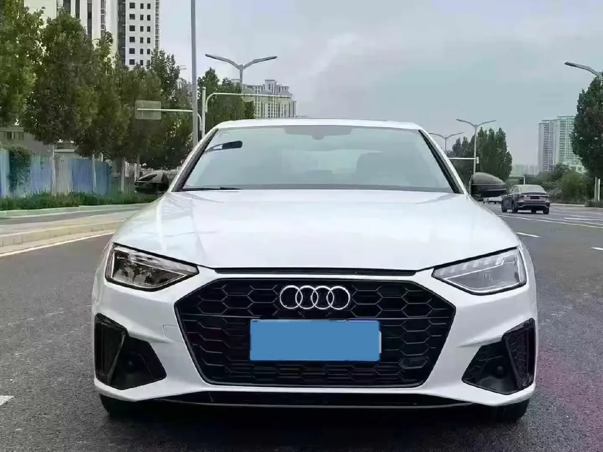 2022 Audi A4L 2.0T 190HP L4 7DCT,autocango,china used car exporter,china ev exporter,chinese used car exporter,chinese used ev exporter