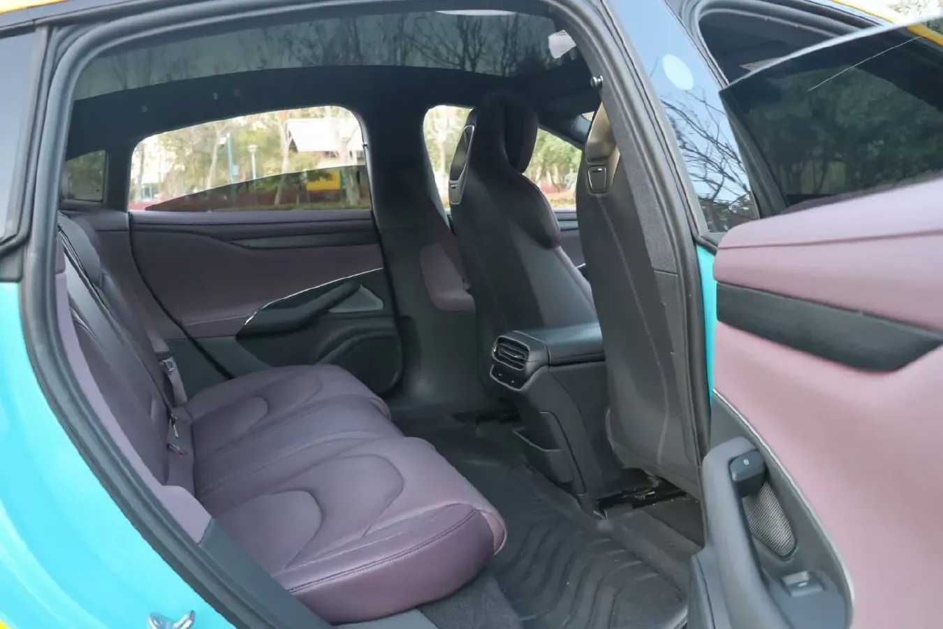 2024 MI SU7 BEV 73.6KWH,autocango,china used car exporter,china ev exporter,chinese used car exporter,chinese used ev exporter