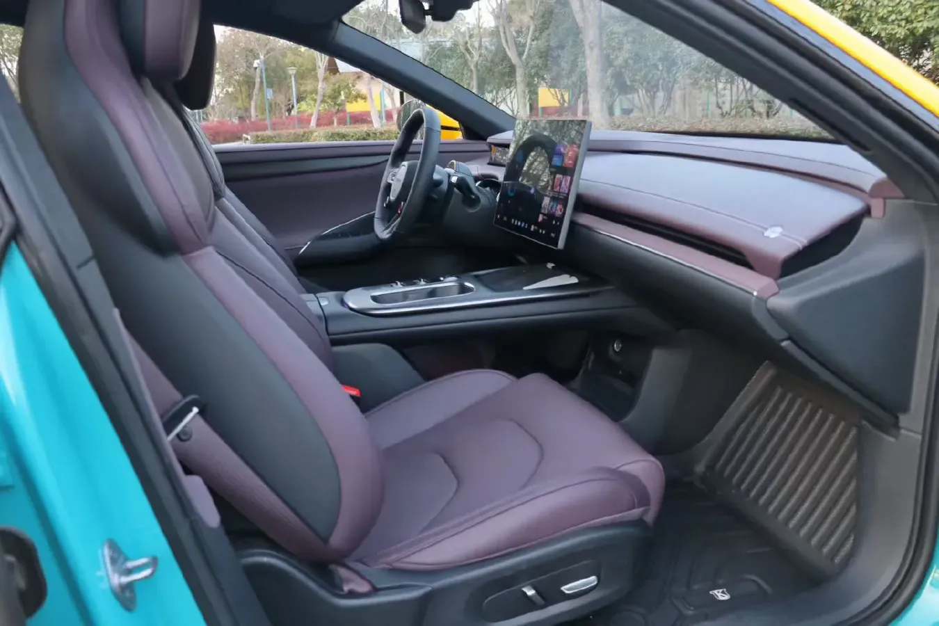 2024 MI SU7 BEV 73.6KWH,autocango,china used car exporter,china ev exporter,chinese used car exporter,chinese used ev exporter