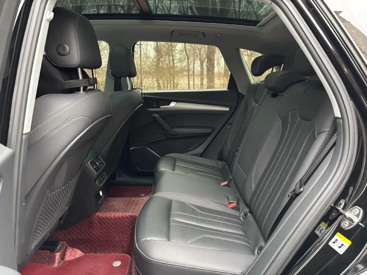 2022 Audi Q5L 2.0T 190HP L4 7DCT,autocango,china used car exporter,china ev exporter,chinese used car exporter,chinese used ev exporter