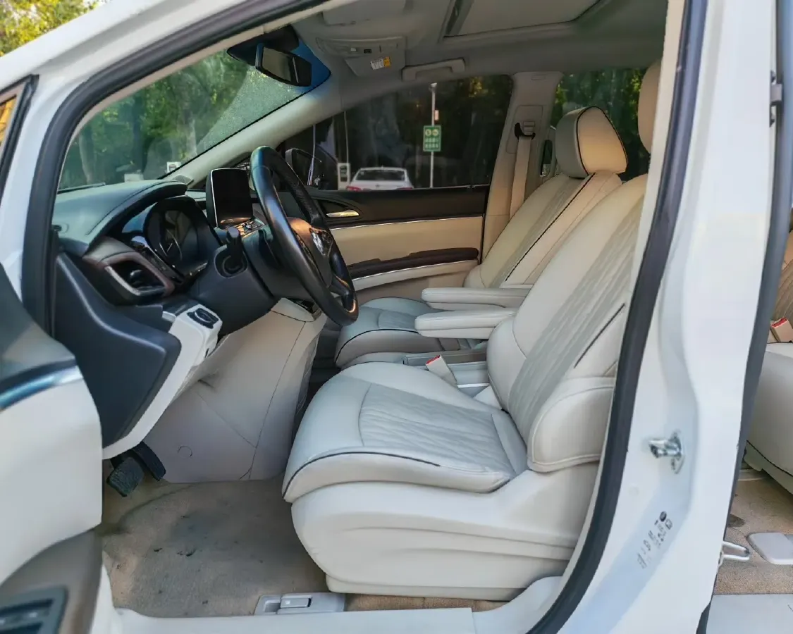 2022 Buick GL8 2.0T 237HP L4 9AT,autocango,china used car exporter,china ev exporter,chinese used car exporter,chinese used ev exporter