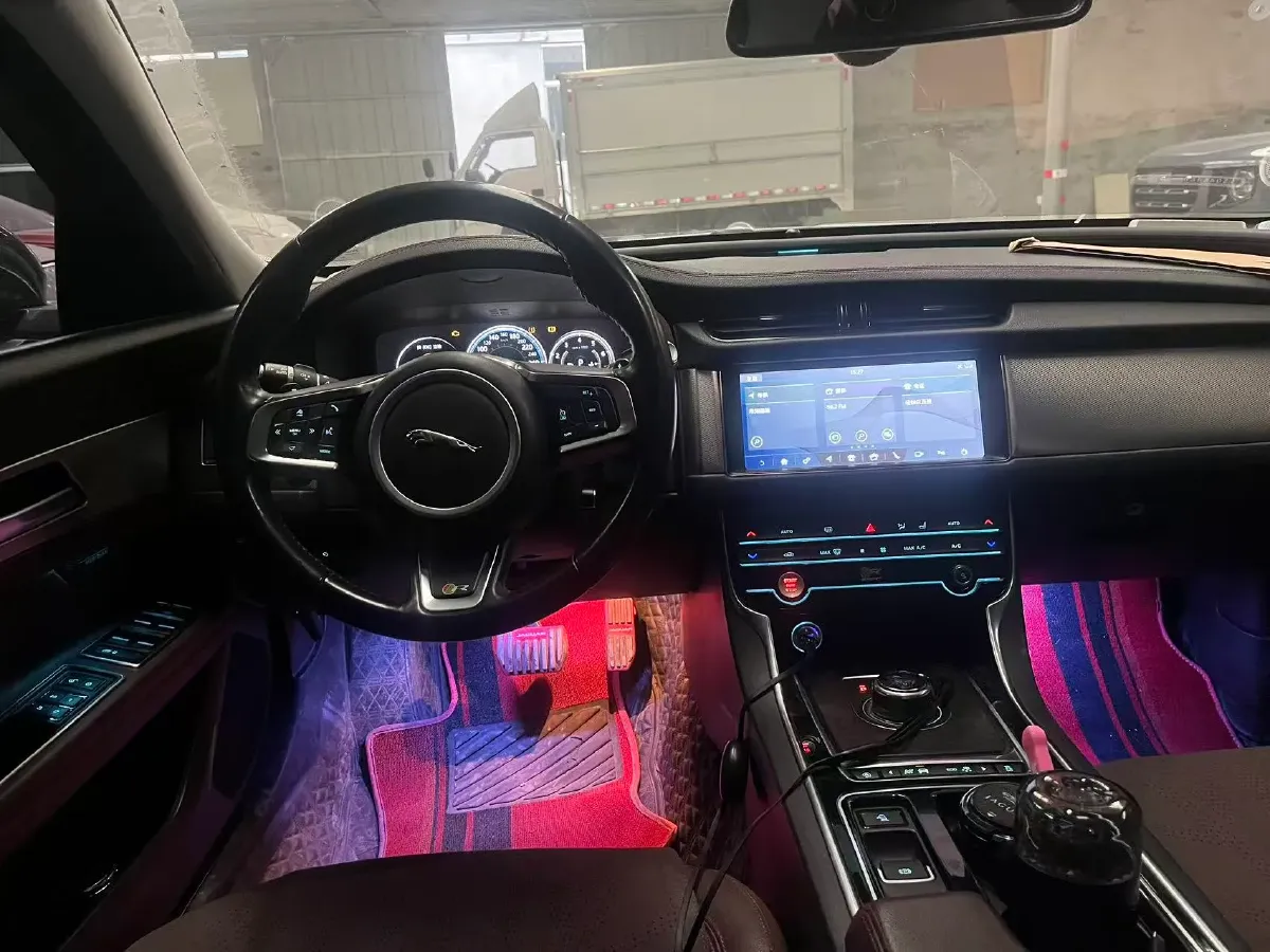 2019 Jaguar XFL 2.0T 250HP L4 8AT,autocango,china used car exporter,china ev exporter,chinese used car exporter,chinese used ev exporter